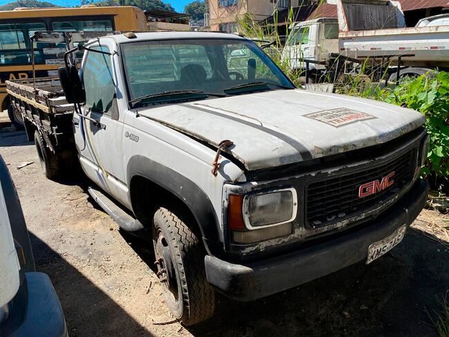 GMC 6100 carroceria — diesel 1999 no pátio do Desmanche Beltrão