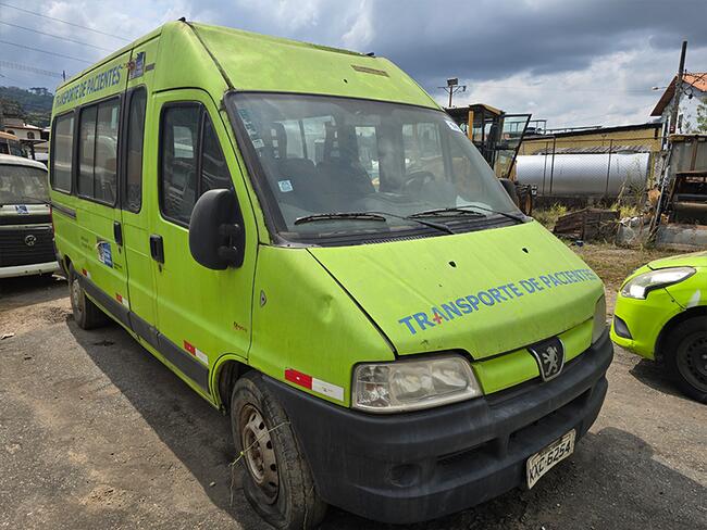 Peugeot Boxer M350LH 23S diesel 2013 no pátio do Desmanche Beltrão